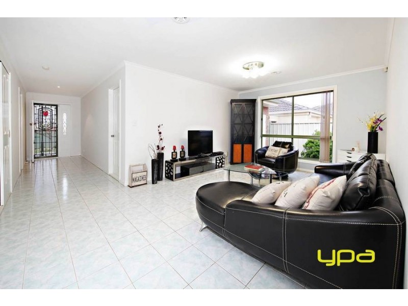 44 Northampton Crescent, Caroline Springs VIC 3023