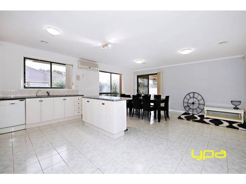 44 Northampton Crescent, Caroline Springs VIC 3023