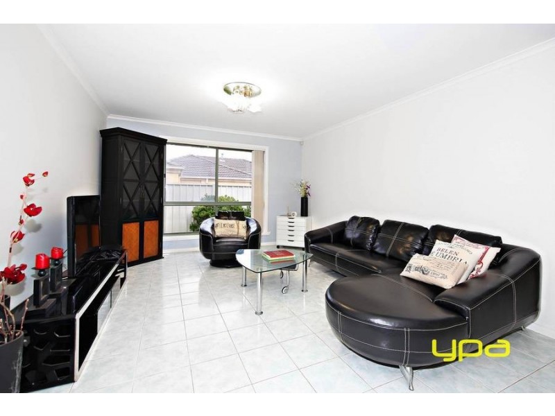 44 Northampton Crescent, Caroline Springs VIC 3023