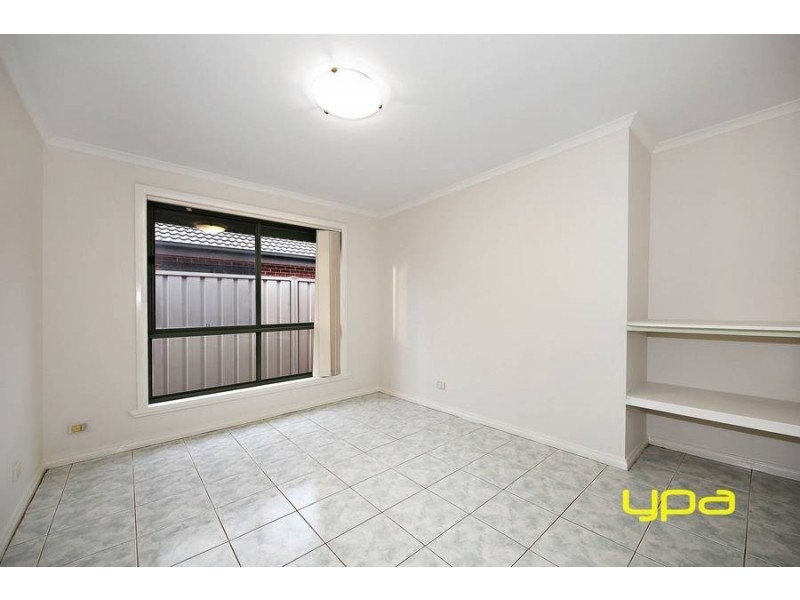 44 Northampton Crescent, Caroline Springs VIC 3023