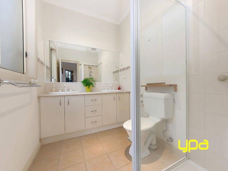 19 Simpson Place, Caroline Springs VIC 3023