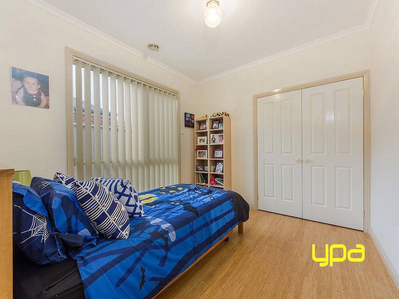 19 Simpson Place, Caroline Springs VIC 3023