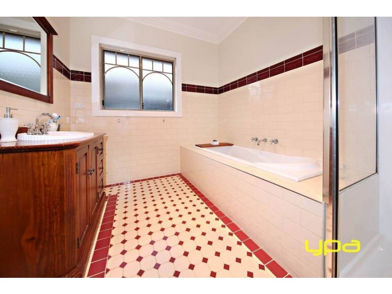 6 Coogee Place, Burnside VIC 3023