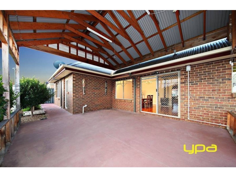 6 Coogee Place, Burnside VIC 3023