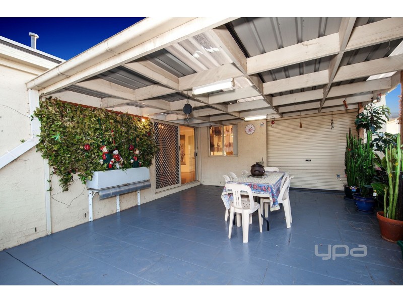 8 Niewand Avenue, Burnside VIC 3023