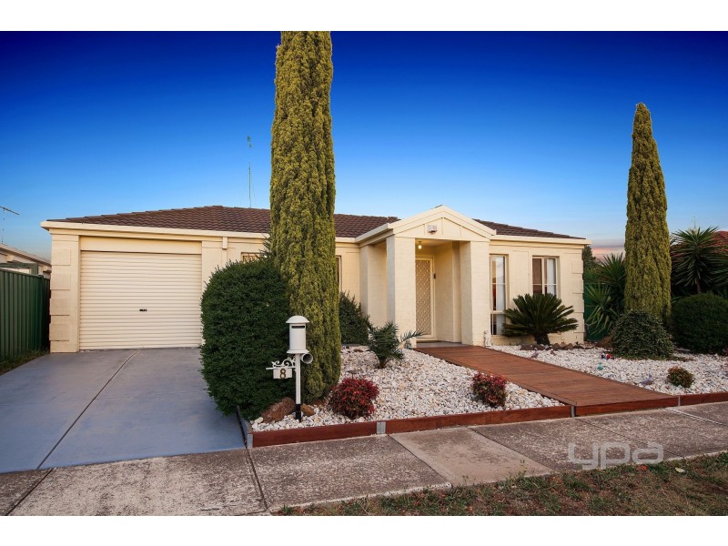 8 Niewand Avenue, Burnside VIC 3023