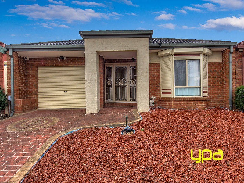 8 Fairweather Drive, Burnside VIC 3023