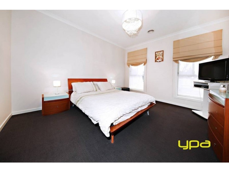 14 Cranwell Square, Caroline Springs VIC 3023