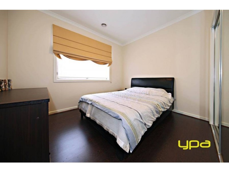 14 Cranwell Square, Caroline Springs VIC 3023