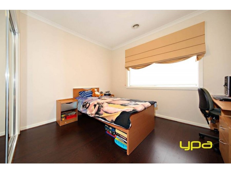 14 Cranwell Square, Caroline Springs VIC 3023