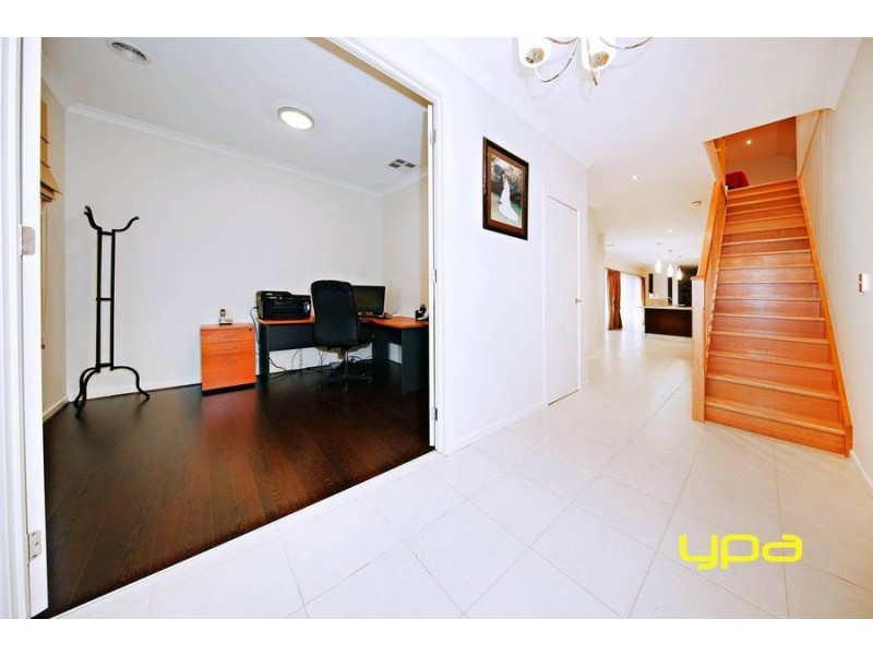 14 Cranwell Square, Caroline Springs VIC 3023