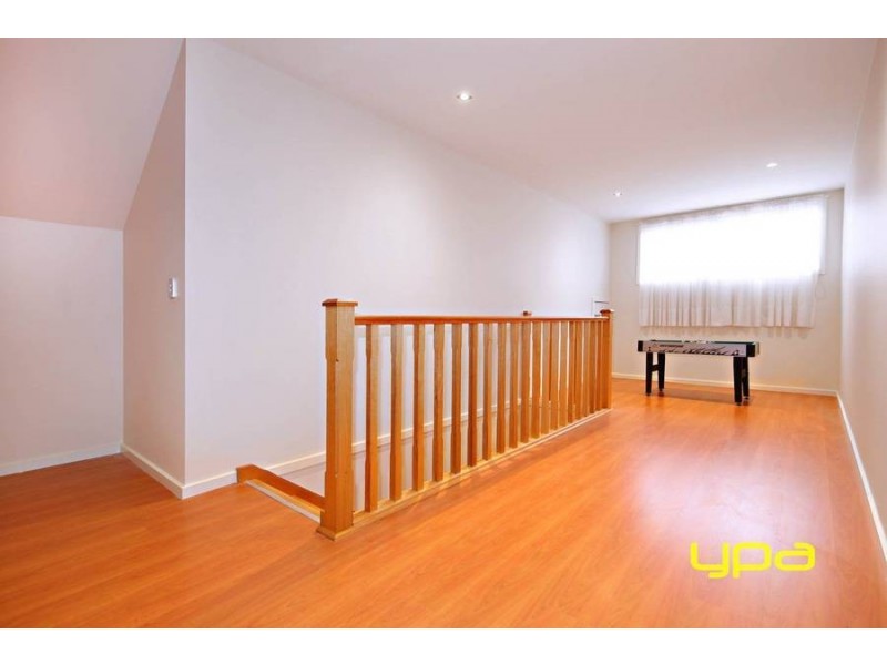 14 Cranwell Square, Caroline Springs VIC 3023
