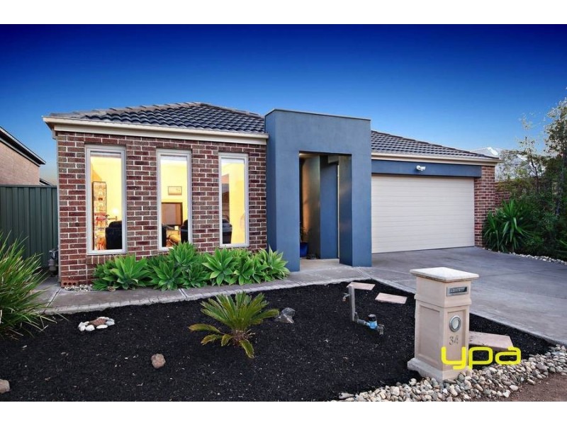34 Dahlia Drive, Caroline Springs VIC 3023