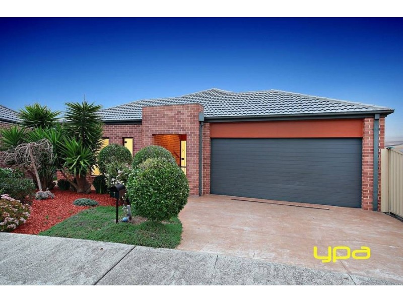 7 Hawthorn Way, Caroline Springs VIC 3023