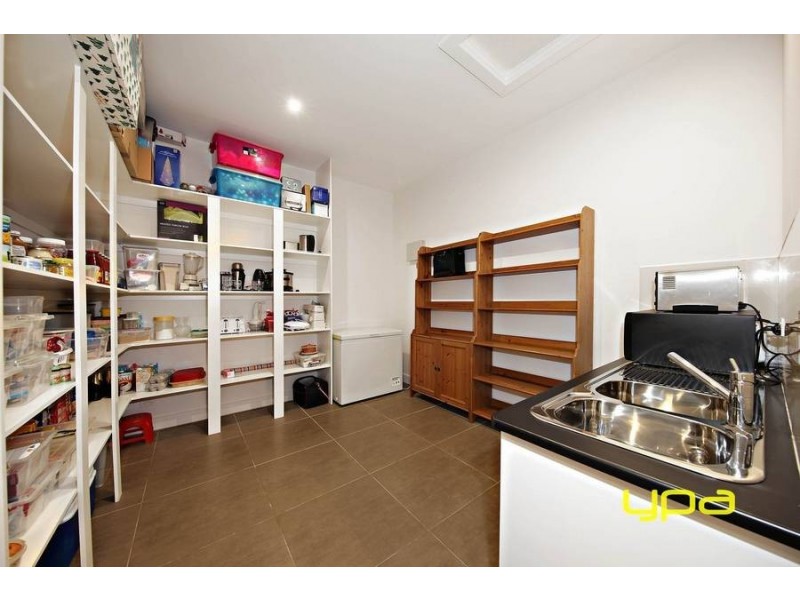 9 Rosella Crescent, Caroline Springs VIC 3023