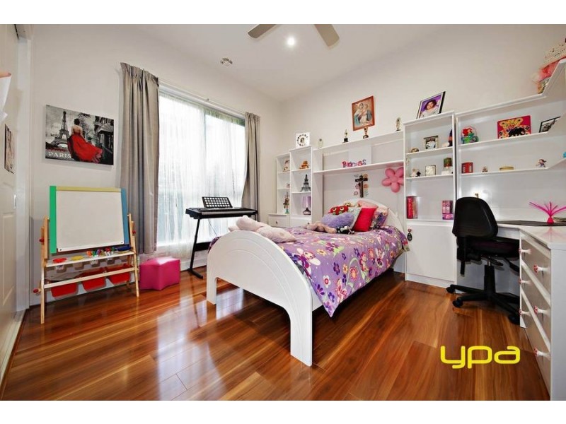 9 Rosella Crescent, Caroline Springs VIC 3023