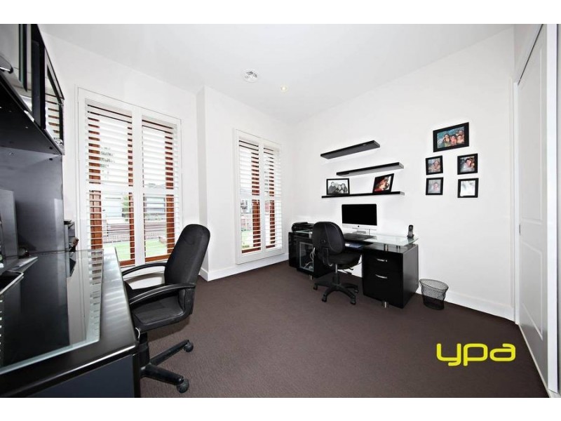 9 Rosella Crescent, Caroline Springs VIC 3023