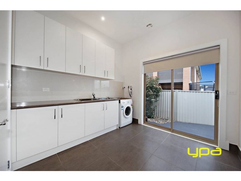 9 Rosella Crescent, Caroline Springs VIC 3023