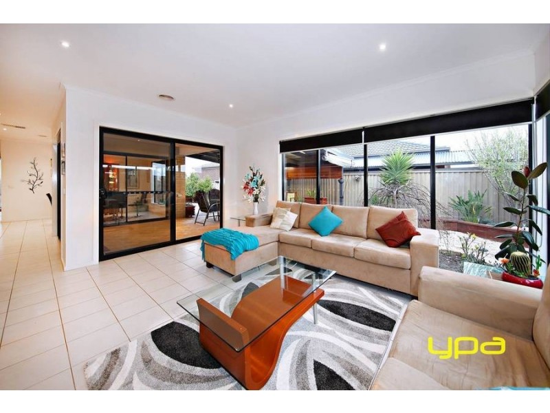 19 Asthima Way, Caroline Springs VIC 3023