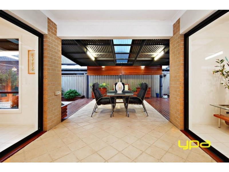 19 Asthima Way, Caroline Springs VIC 3023