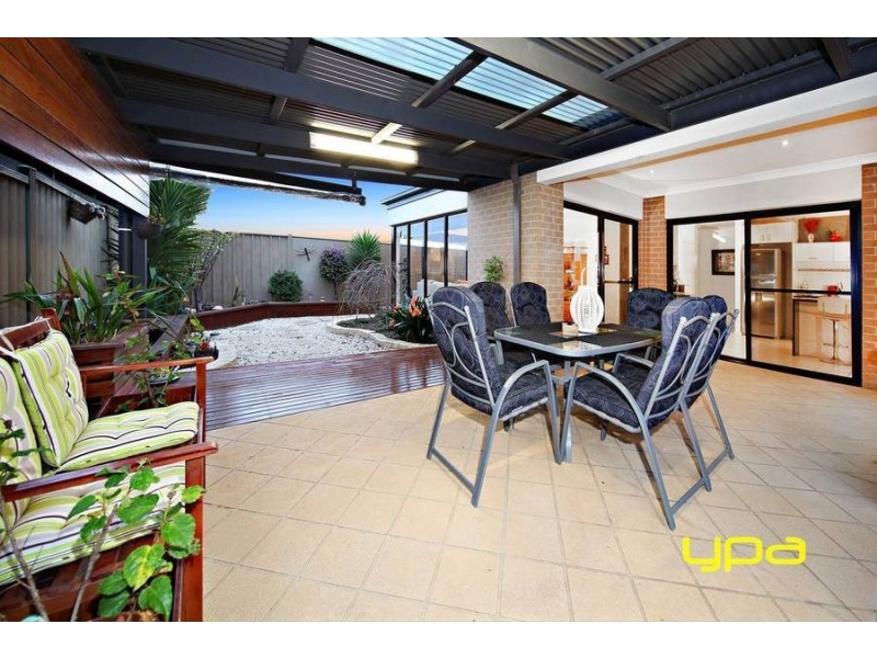 19 Asthima Way, Caroline Springs VIC 3023