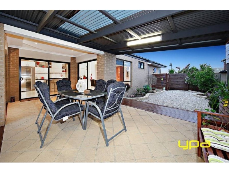19 Asthima Way, Caroline Springs VIC 3023