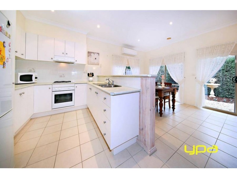 21 Herrington Turn, Caroline Springs VIC 3023