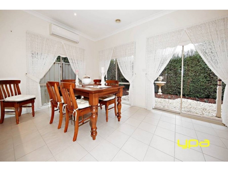 21 Herrington Turn, Caroline Springs VIC 3023