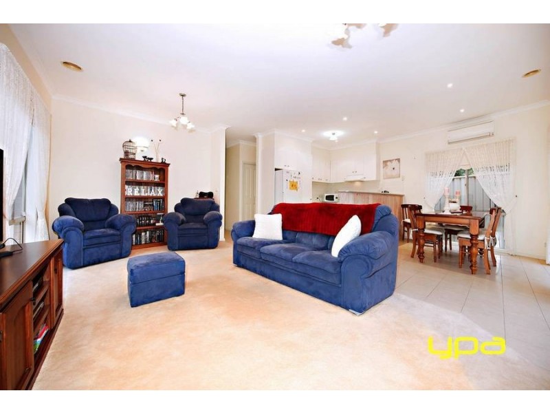 21 Herrington Turn, Caroline Springs VIC 3023