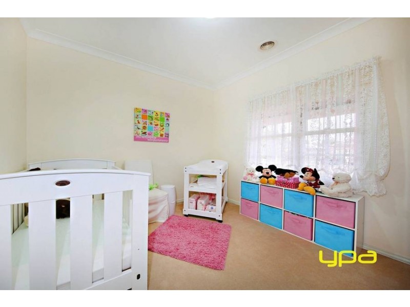 21 Herrington Turn, Caroline Springs VIC 3023