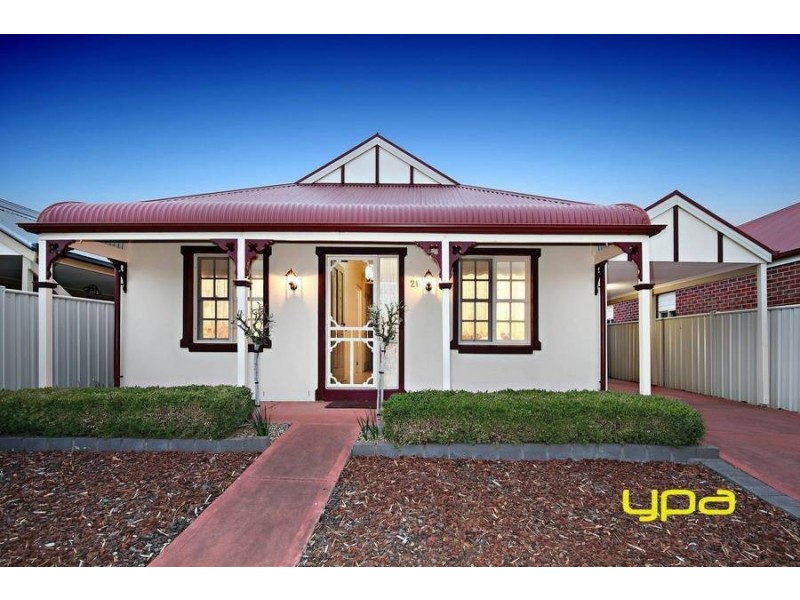 21 Herrington Turn, Caroline Springs VIC 3023