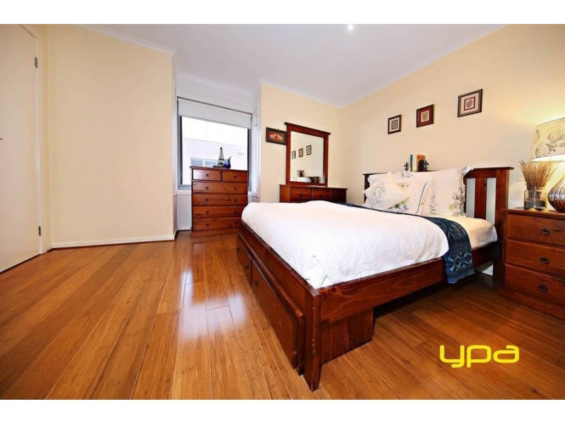 3/4 Hopetoun Green, Caroline Springs VIC 3023