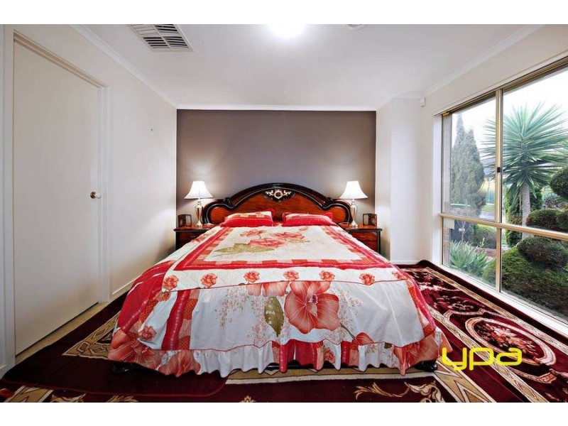 2 Tatiana Place, Burnside VIC 3023