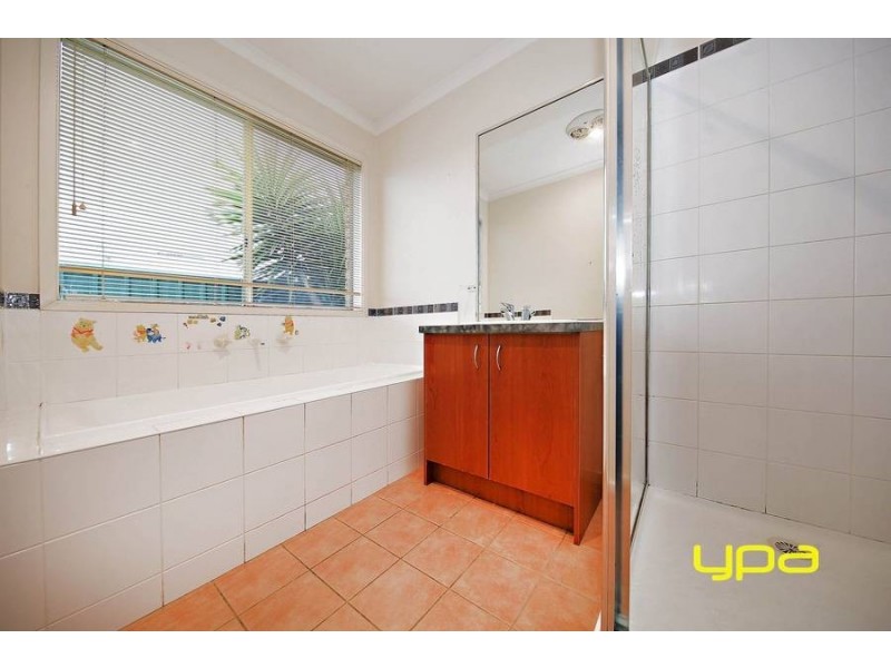 2 Tatiana Place, Burnside VIC 3023