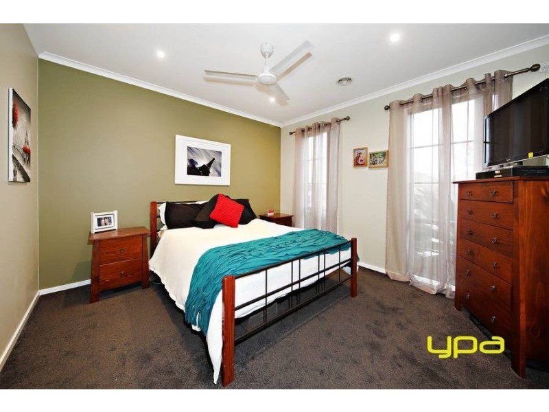 19 Saxby Court, Burnside VIC 3023