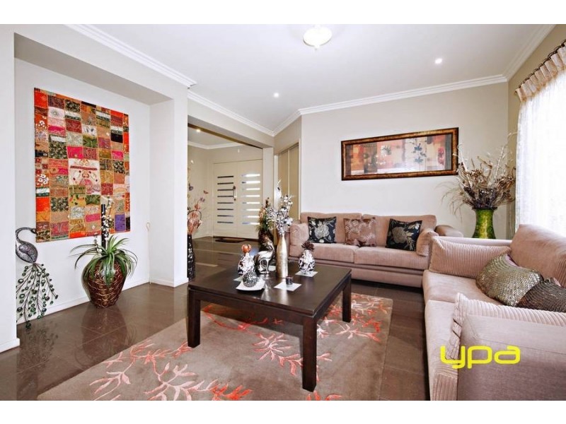 70 Lawson Way, Caroline Springs VIC 3023