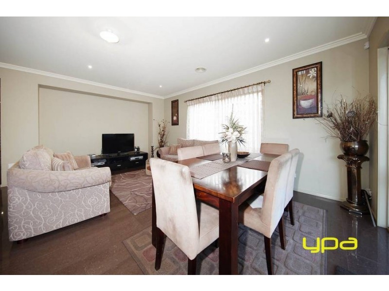 70 Lawson Way, Caroline Springs VIC 3023