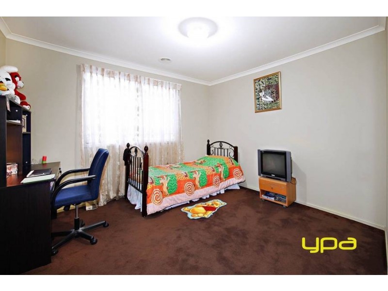 70 Lawson Way, Caroline Springs VIC 3023