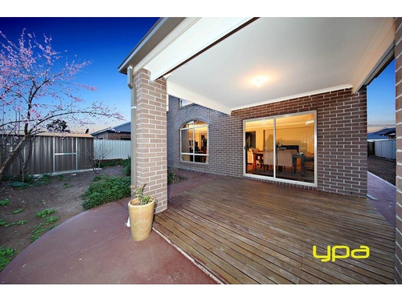 70 Lawson Way, Caroline Springs VIC 3023