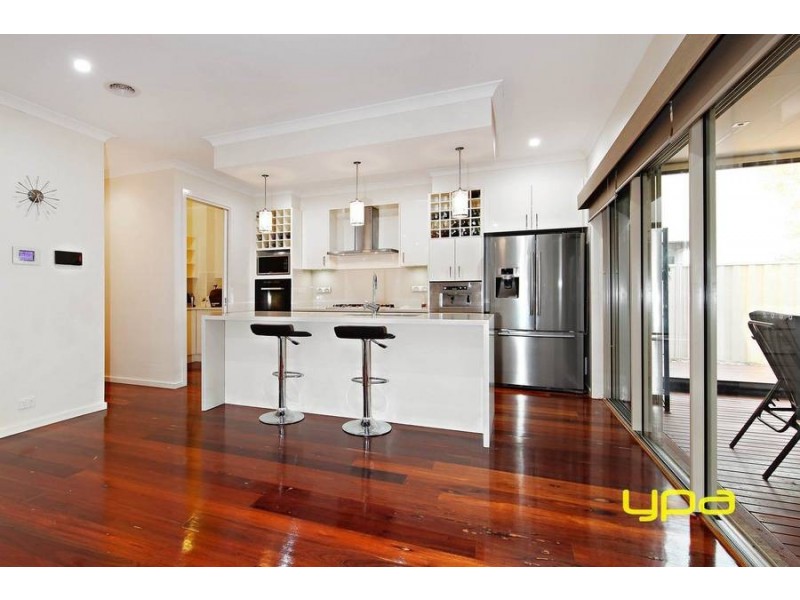 23 Glenmaggie Chase, Caroline Springs VIC 3023