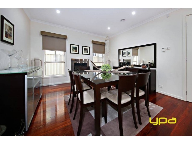 23 Glenmaggie Chase, Caroline Springs VIC 3023