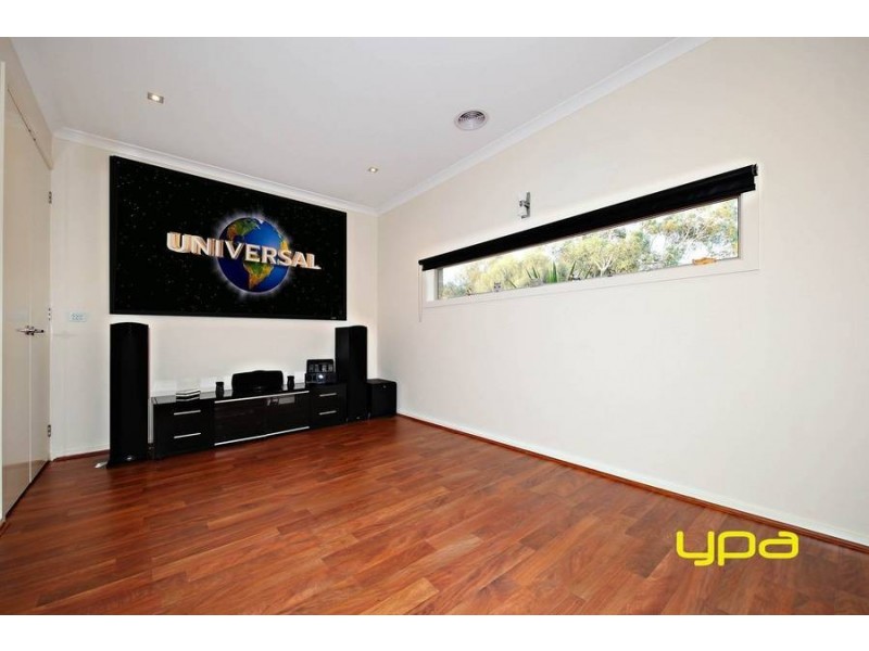 23 Glenmaggie Chase, Caroline Springs VIC 3023