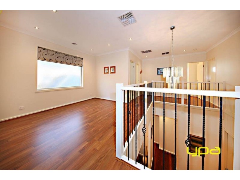 23 Glenmaggie Chase, Caroline Springs VIC 3023