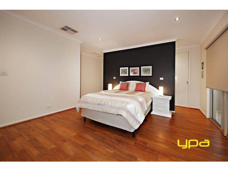 23 Glenmaggie Chase, Caroline Springs VIC 3023