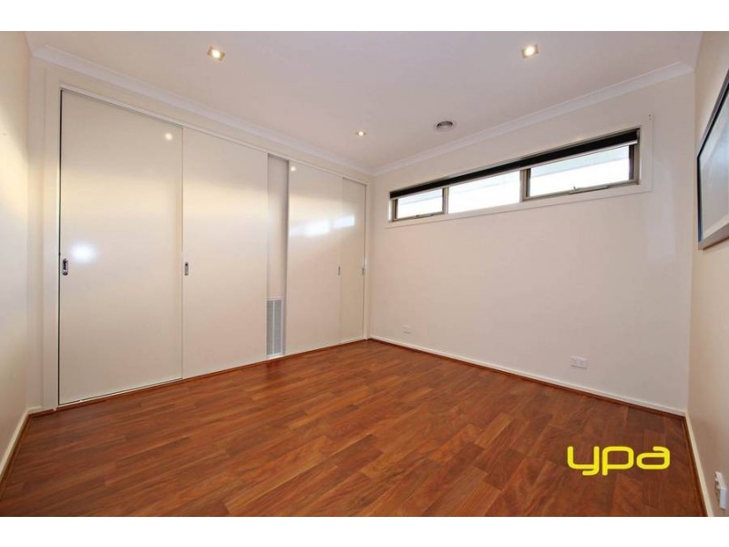 23 Glenmaggie Chase, Caroline Springs VIC 3023