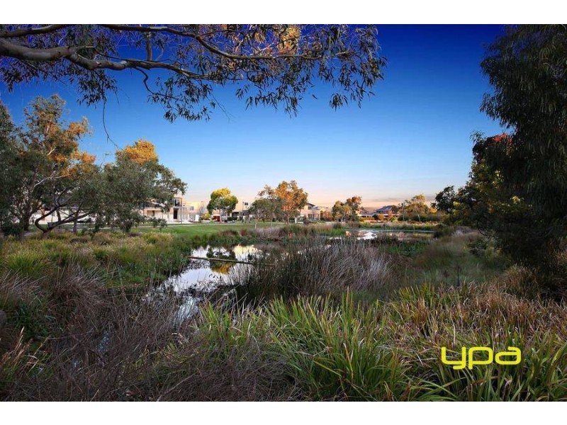23 Glenmaggie Chase, Caroline Springs VIC 3023