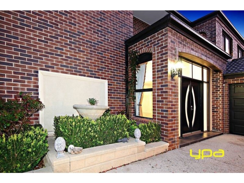 1 Cranwell Square, Caroline Springs VIC 3023