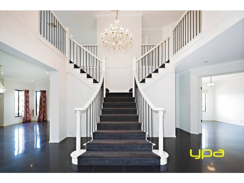 1 Cranwell Square, Caroline Springs VIC 3023
