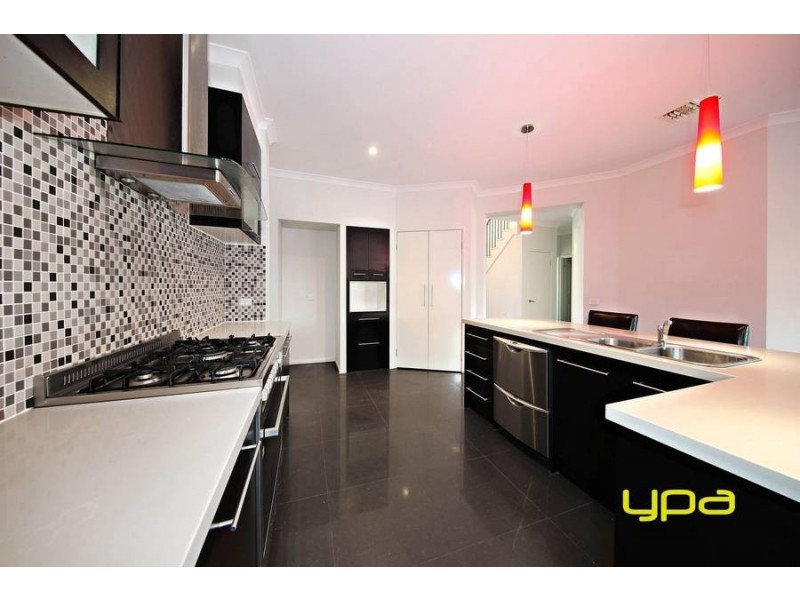 1 Cranwell Square, Caroline Springs VIC 3023