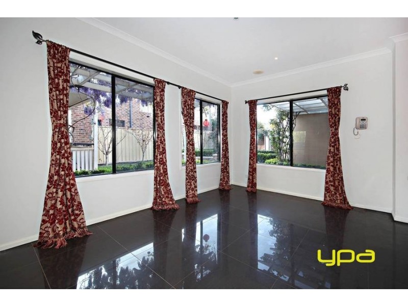 1 Cranwell Square, Caroline Springs VIC 3023